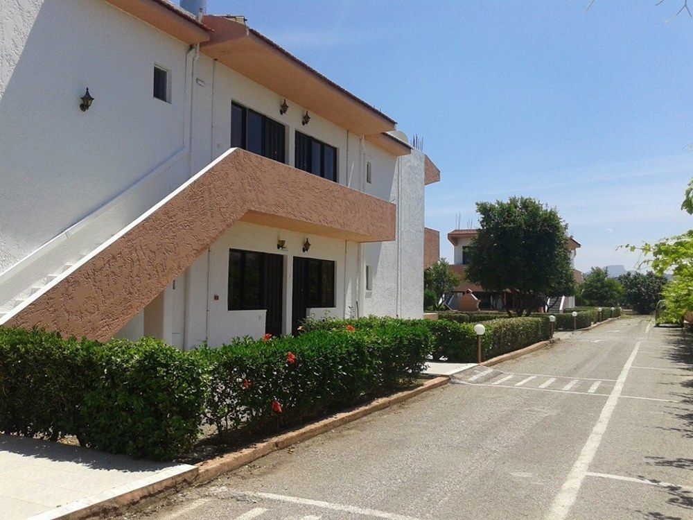 Kyriakos Studios Afantou Bagian luar foto